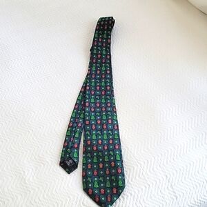 Hallmark Holiday Traditions Christmas Theme